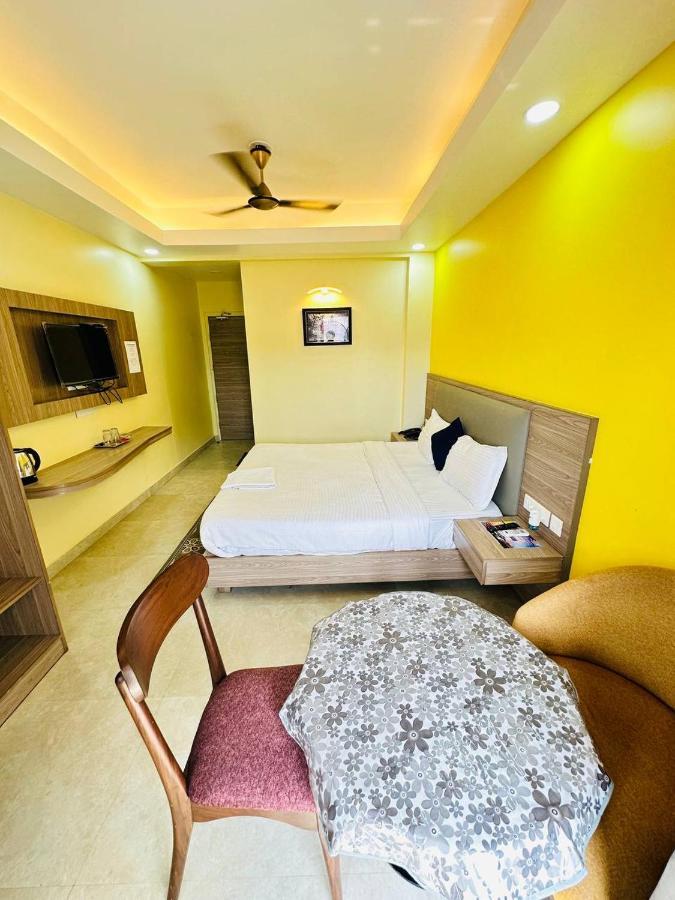 Royal Beach International Puri Exterior foto
